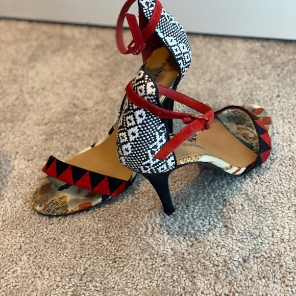 Heels - Picture 2 of 2